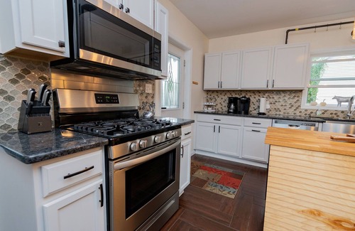 South Glens Falls House | Glens Falls walk to Downtown, nearby Saratoga & Lake George