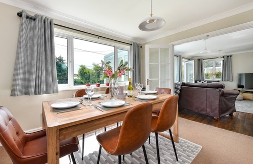 Llanbedrog House | Glenside - Three Bedroom House, Sleeps 6