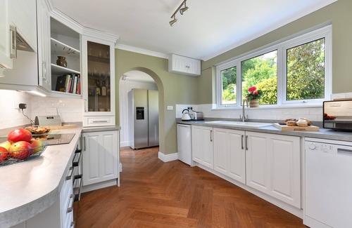 Llanbedrog House | Glenside - Three Bedroom House, Sleeps 6