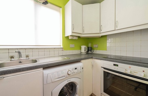Deptford Apartment | Glenville Apartment