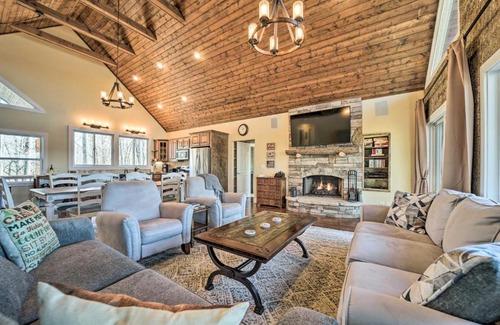 Glenville House | Glenville Serenity Lodge with Lake Views!