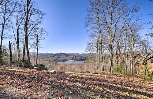 Glenville House | Glenville Serenity Lodge with Lake Views!