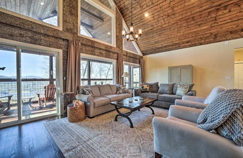 Glenville House | Glenville Serenity Lodge with Lake Views!