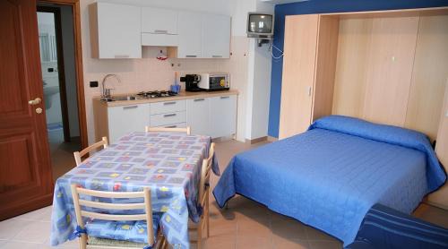 Cenesi Apartment | Gli Angeli Nonna Erminia e Vittorio