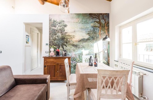 Lucca Historical Center Apartment | Gli specchi