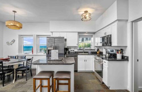 Lincoln Beach House | Glimmering Sands