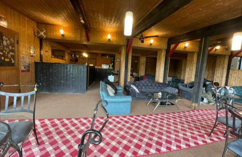 Srinagar House | Global Hotel & Restaurant, Gulmarg