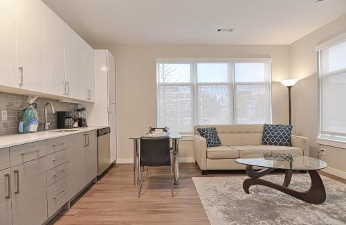 Central-Maverick Square - Paris Street Apartment | Global Luxury Suites East Boston