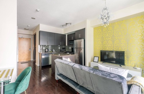 Downtown Toronto Condo | GLOBALSTAY. Classic 2Bd Apartment in Downtown with a Balcony