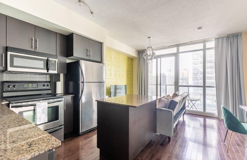 Downtown Toronto Condo | GLOBALSTAY. Classic 2Bd Apartment in Downtown with a Balcony