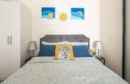 Central Hamilton Apartment | GLOBALSTAY. Modern 1BD Apt in Downtown Hamilton. Free Parking