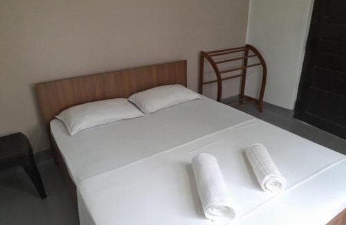 Seeduwa - Katunayake House | Gloria Cottage Non AC