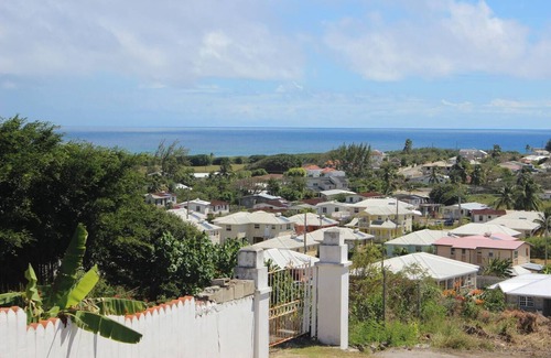 Gibbons Villa | Gloria’s Retreat n3-bedroom 3.5-bathroom Villa with AC