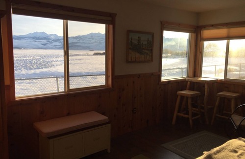 Bridgeport House | Glorious Views of Bridgeport Meadows and Mountains