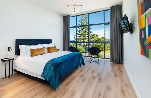Sandbaai House | Glow Boutique Suites