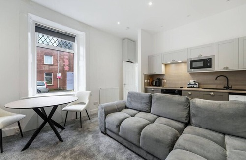 Alexandria Apartment | Gorgeous and cosy 1 bed apartment