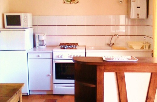 Aubigne-Racan Apartment | Go green!