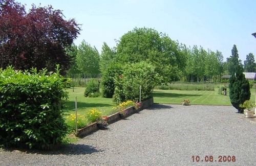 Aubigne-Racan Apartment | Go green!