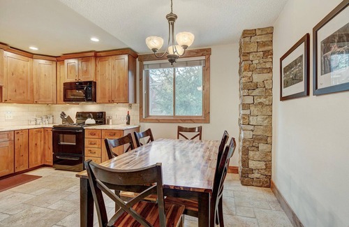Breckenridge Condo | Go in, go to the city and the gondola! Perfect location!