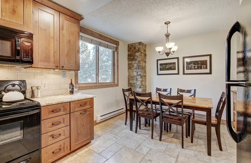 Breckenridge Condo | Go in, go to the city and the gondola! Perfect location!