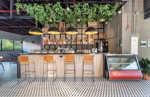 La Aguacatala Apartment | Go Living 1204 · New Design Loft, City View & AC by HOUSY HOST
