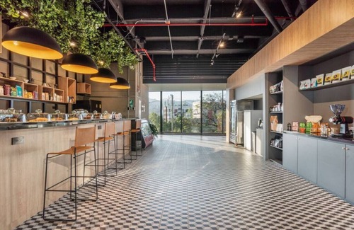 La Aguacatala Apartment | Go Living 904 · Stylish Loft in El Poblado with AC, GYM and cowork
