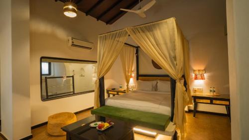 Chopdem Hotel | Goa Crescent Resort - A Hilltop Seaview Escape