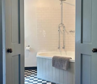 Tanunda Cabin | Goat Square House - Historic Row Cottages