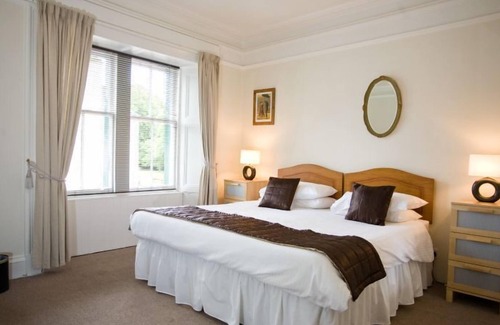 Gifford Hotel | Goblin Ha'