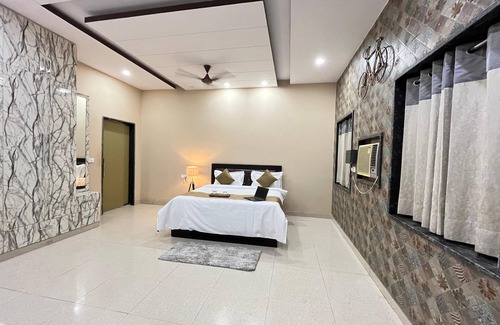 Gurugram Other | GoBravo 11: 6BHK Farm with Pool - Sohna Road Gurgaon