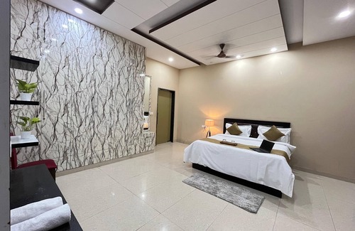 Gurugram Other | GoBravo 11: 6BHK Farm with Pool - Sohna Road Gurgaon