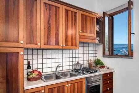 Marina del Cantone Apartment | GOCCE VILLAS - Ginestra beach suite