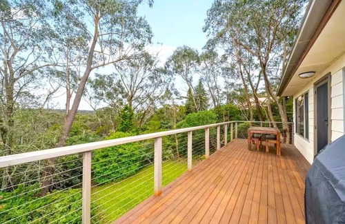 Blackheath Cottage | Godfrey's Cottage - Comfortable Home, 3 Bedroom, Deck, Reverse Cycle A/C, BBQ