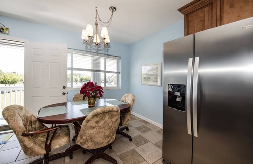 Panacea Condo | Going Coastal in Panacea, Wraparound Balcony, Bay & Marina View, Pool, NO BOATS