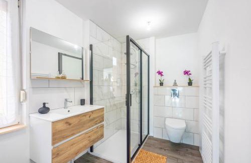 Golbey Apartment | Golbey Evasion avec Terrasse suspendue - Parking - Wifi