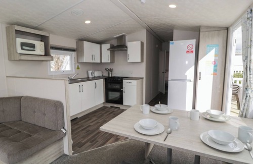 Talybont Cottage | GOLD CARAVAN (316), family friendly, with a garden in Dyffryn Ardudwy