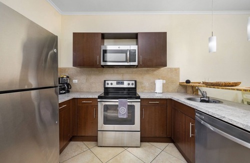 Esmeralda House | Gold Coast Townhouse with 2BR at Diamante 48 by Bocobay