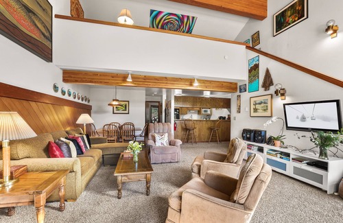 Olympic Valley House | Gold Medal Getaway: Free Shuttle to Palisades