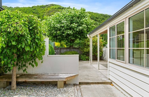 Arrowtown House | Gold Rush Cottage - Arrowtown Holiday Home