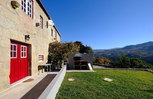 Santa Cruz do Douro Cottage | Gold Valley Peacefull House with beautiful river view, parking, wifi