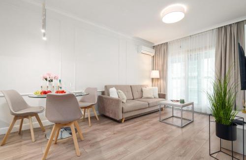 Mirow Apartment | Golden Apartments - Luxury Stay for up to 20 Guests in Mennica Residence, Warsaw Center
