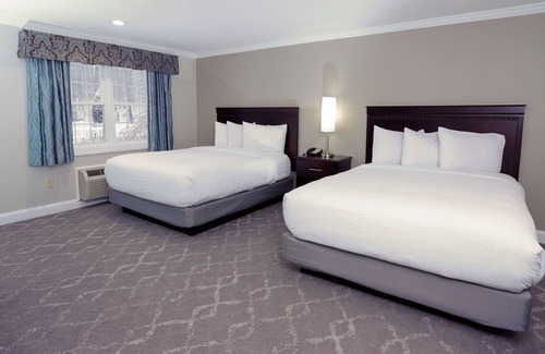 Bartlett Hotel | Golden Apple Inn