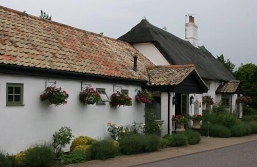 Cambridge Hotel | Golden Ball Hotel