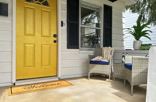 South Bend House | Golden Dome Getaway | Walk to ND | School Spirit!