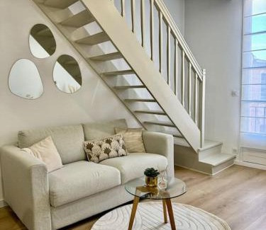 Centre Historique Apartment | Golden Duplex Chic - Centre-Clim-Parking