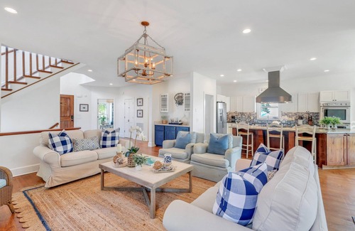 East Beach House | Golden Hour! The Perfect Beach Home, Private Heated Pool, Steps to Beach and Marsh, Sleeps 12