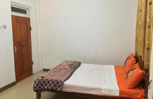 Nuwara Eliya Bed & Breakfast | Golden King Guest