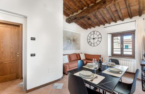 Pietrasanta Apartment | GOLDEN LUXE - Luxury Penthouse Duomo View Pietrasanta