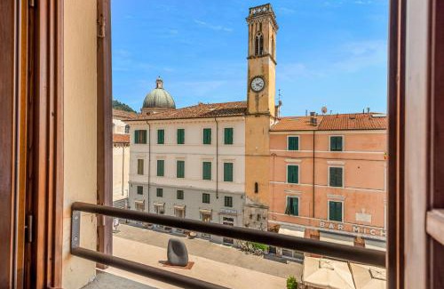 Pietrasanta Apartment | GOLDEN LUXE - Luxury Penthouse Duomo View Pietrasanta