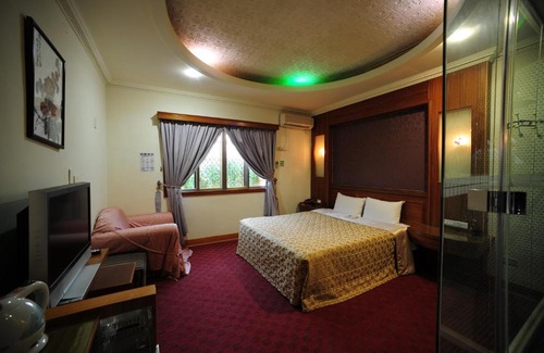 East District Hotel | Golden Motel